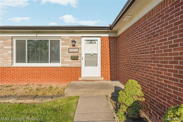 32340 Columbus Drive, Warren, MI 48088