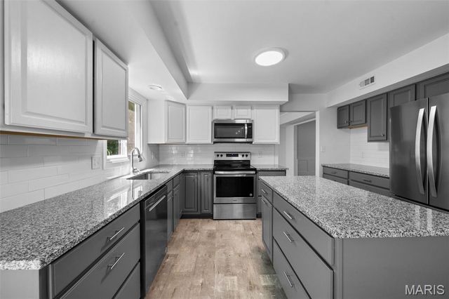 3029 Yale Boulevard, St Charles, MO 63301