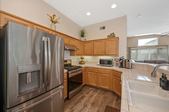 5376 Buckwood Way, Sacramento, CA 95835