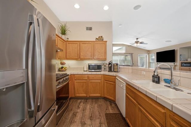 5376 Buckwood Way, Sacramento, CA 95835