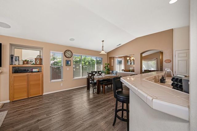 5376 Buckwood Way, Sacramento, CA 95835