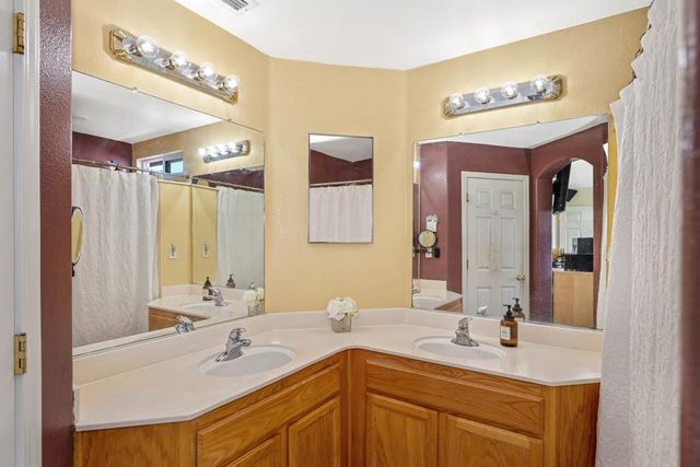 5376 Buckwood Way, Sacramento, CA 95835