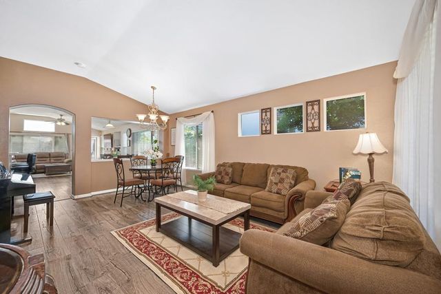 5376 Buckwood Way, Sacramento, CA 95835