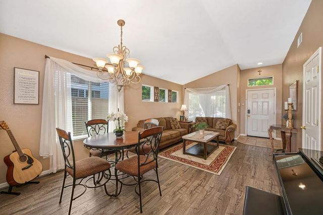 5376 Buckwood Way, Sacramento, CA 95835