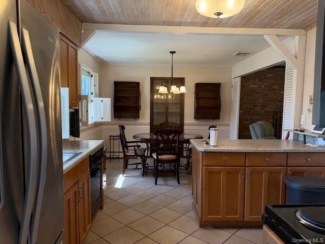 99 Convent Road, Syosset, NY 11791