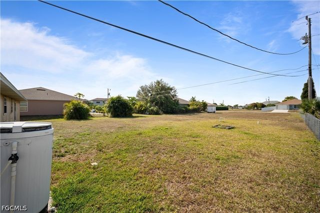 2028 NE 17th PL, Cape Coral, FL 33909