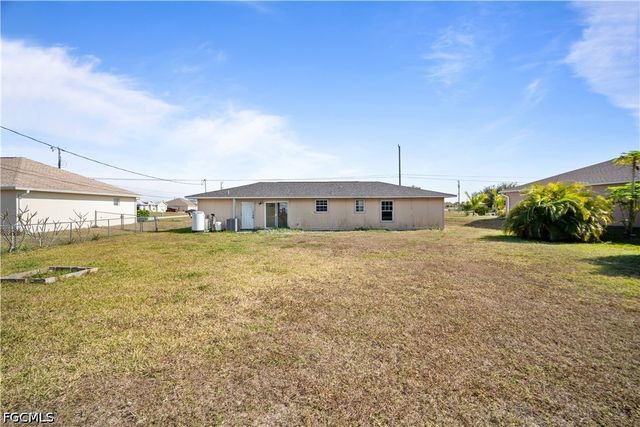 2028 NE 17th PL, Cape Coral, FL 33909