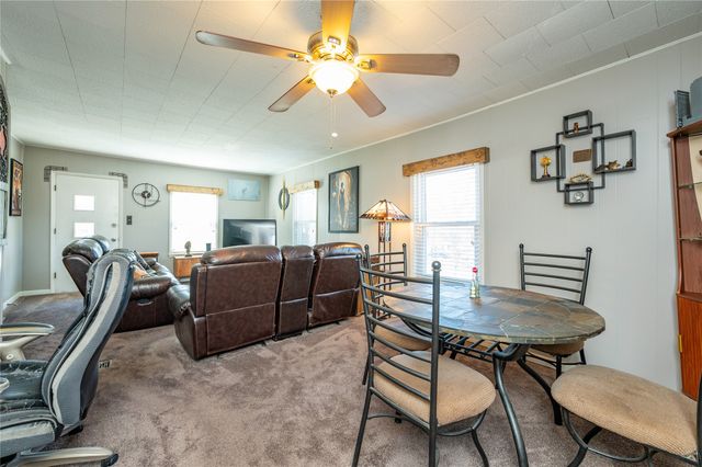 124 E Bell Avenue, Des Moines, IA 50315