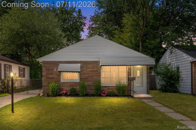 2147 E Almont Street, Ferndale, MI 48220
