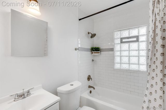 2147 E Almont Street, Ferndale, MI 48220