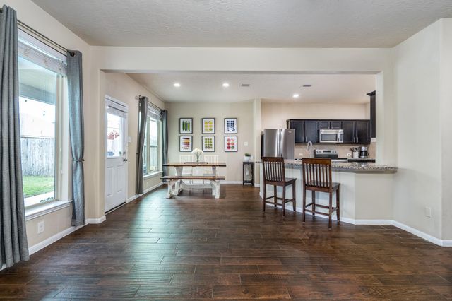 8218 E Pine Creek Bend, Cypress, TX 77433