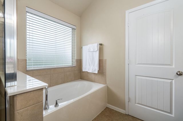 8218 E Pine Creek Bend, Cypress, TX 77433