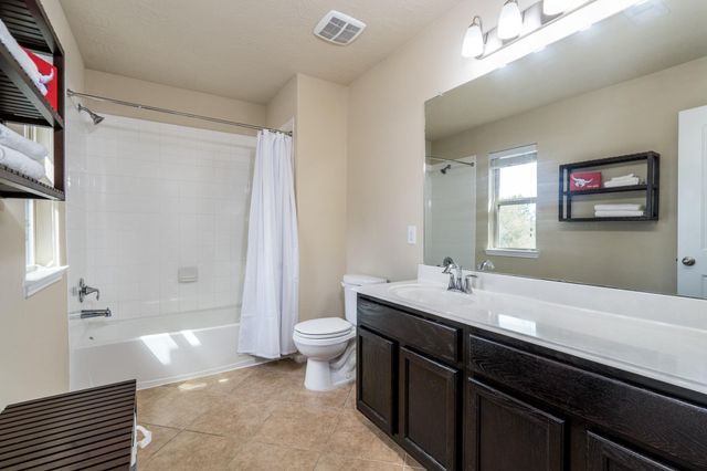 8218 E Pine Creek Bend, Cypress, TX 77433