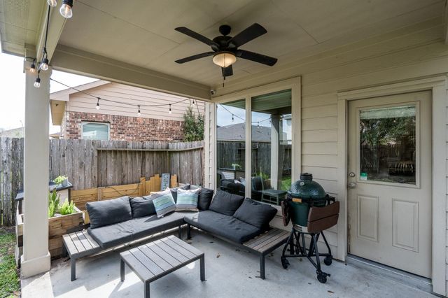 8218 E Pine Creek Bend, Cypress, TX 77433