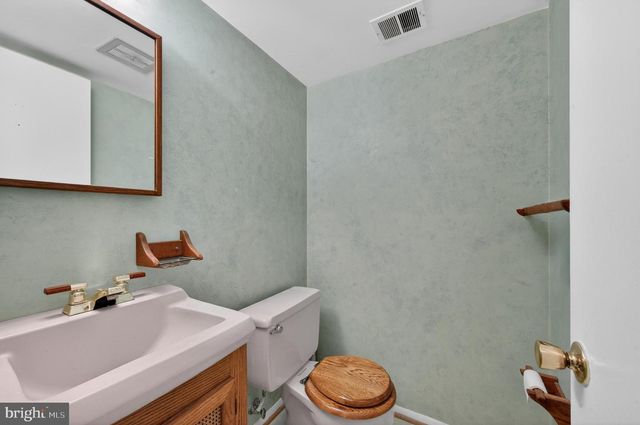 6118 ROXBURY AVE, Springfield, VA 22152