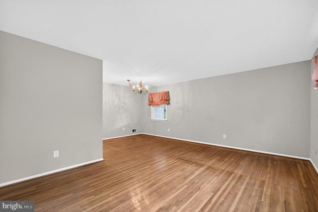 6118 ROXBURY AVE, Springfield, VA 22152