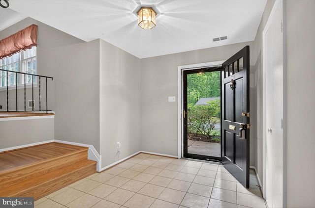 6118 ROXBURY AVE, Springfield, VA 22152