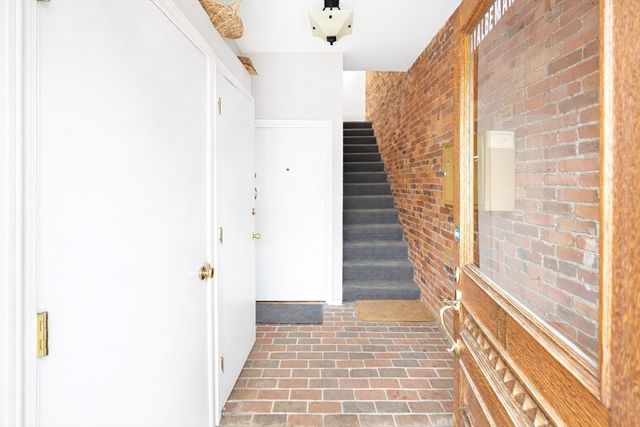 11 Albemarle St 3, Boston, MA 02115