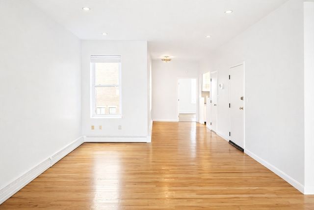 11 Albemarle St 3, Boston, MA 02115