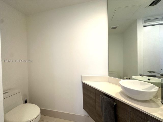 650 NE 32nd St 2108, Miami, FL 33137