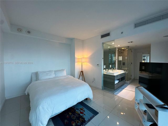 650 NE 32nd St 2108, Miami, FL 33137