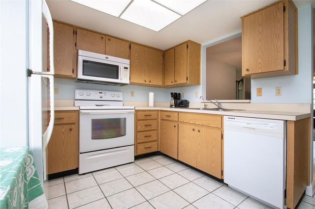 2017 HULLHOUSE DRIVE 351, Sun City Center, FL 33573