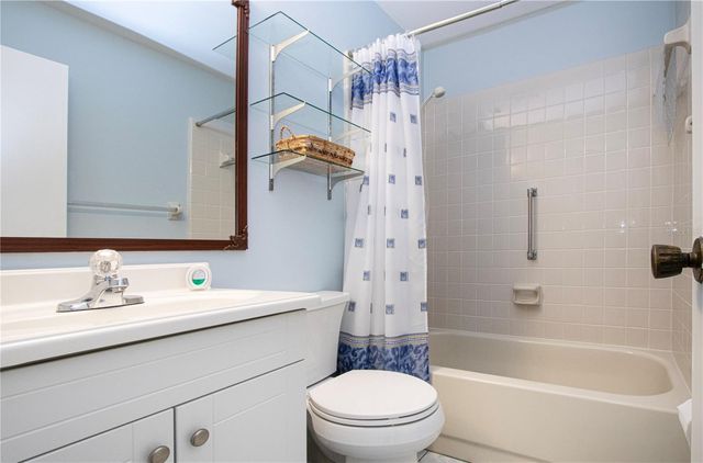 2017 HULLHOUSE DRIVE 351, Sun City Center, FL 33573