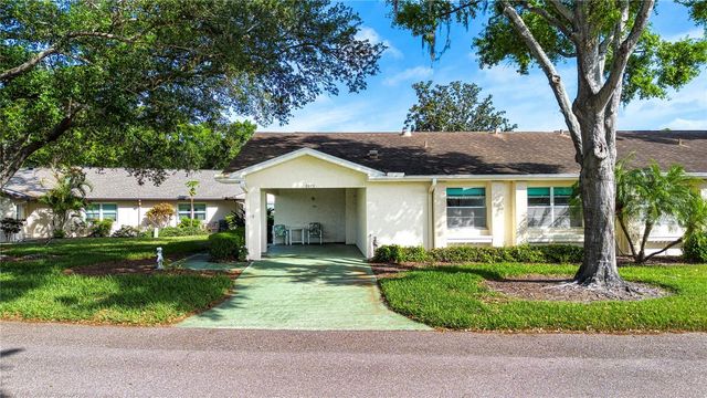 2017 HULLHOUSE DRIVE 351, Sun City Center, FL 33573