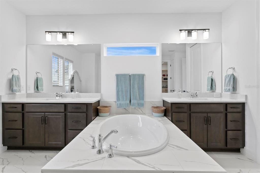 Image 34 of property listing at 3559 MAPLE BAY LANE, Land O Lakes, FL 34638