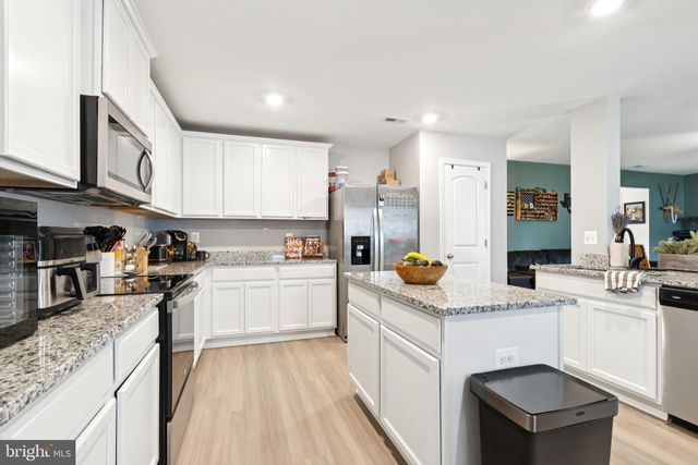 17063 ROLLINS RD, Bowling Green, VA 22427