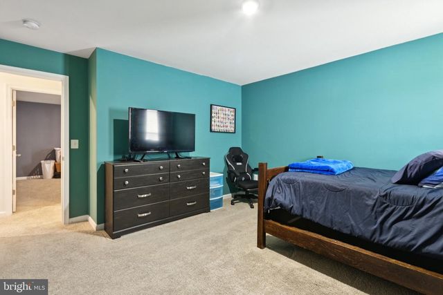 17063 ROLLINS RD, Bowling Green, VA 22427