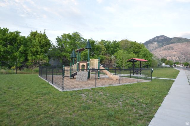 118 W 1100 N, Harrisville, UT 84404