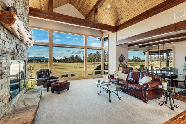 64146 Pioneer Loop, Bend, OR 97701