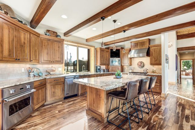 64146 Pioneer Loop, Bend, OR 97701