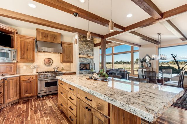 64146 Pioneer Loop, Bend, OR 97701