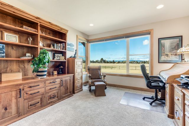 64146 Pioneer Loop, Bend, OR 97701