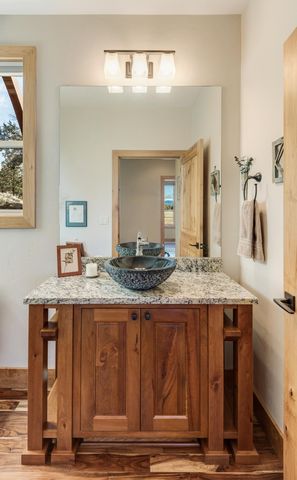 64146 Pioneer Loop, Bend, OR 97701