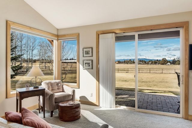 64146 Pioneer Loop, Bend, OR 97701