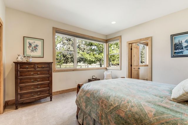 64146 Pioneer Loop, Bend, OR 97701