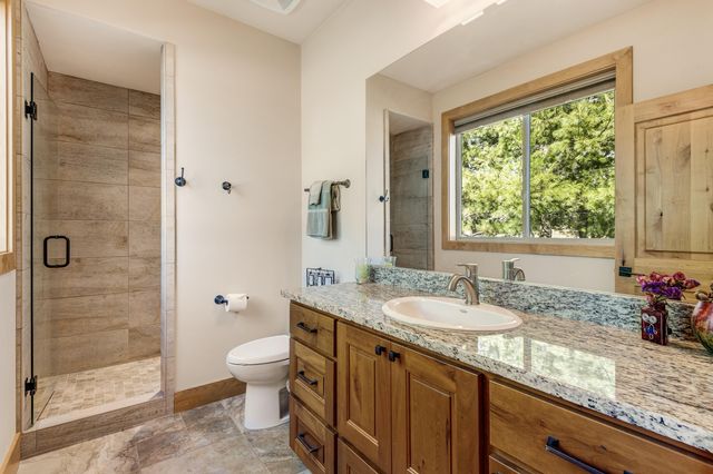 64146 Pioneer Loop, Bend, OR 97701