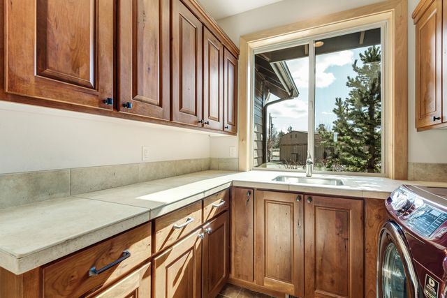 64146 Pioneer Loop, Bend, OR 97701