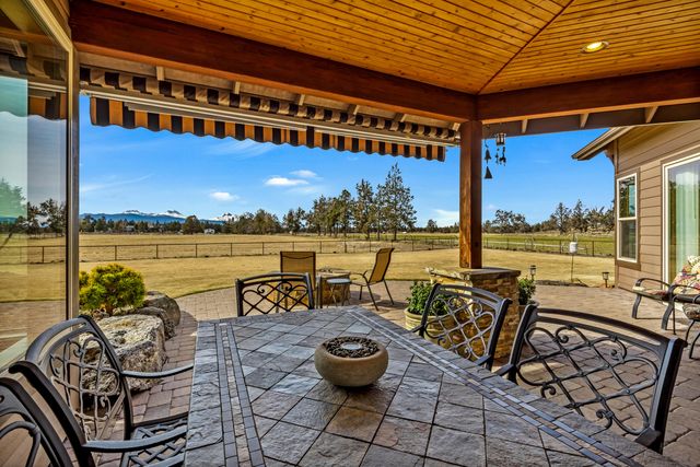 64146 Pioneer Loop, Bend, OR 97701