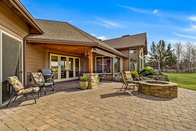 64146 Pioneer Loop, Bend, OR 97701