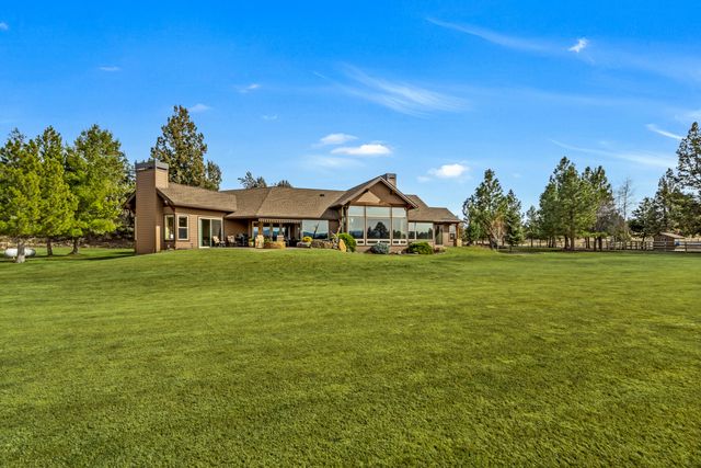 64146 Pioneer Loop, Bend, OR 97701