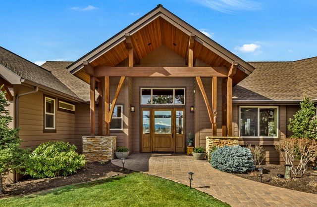 64146 Pioneer Loop, Bend, OR 97701