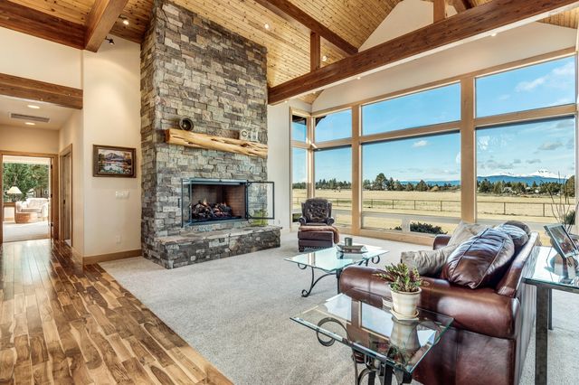 64146 Pioneer Loop, Bend, OR 97701