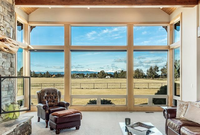 64146 Pioneer Loop, Bend, OR 97701