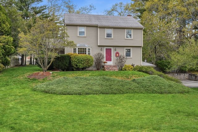 10 Amy Ln, Plymouth, MA 02360