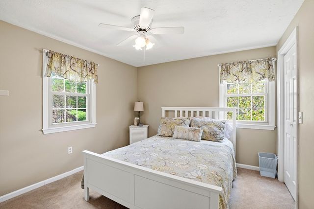 10 Amy Ln, Plymouth, MA 02360