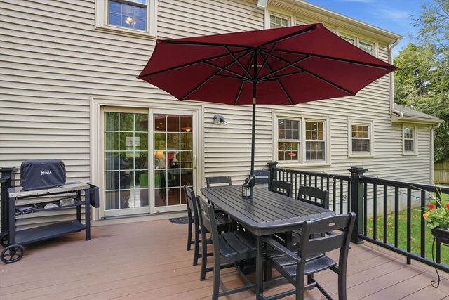 10 Amy Ln, Plymouth, MA 02360